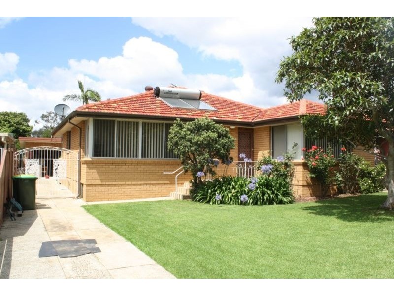 12 Thomas Street, Picnic Point NSW 2213
