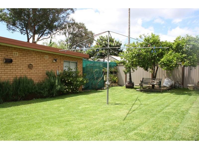12 Thomas Street, Picnic Point NSW 2213