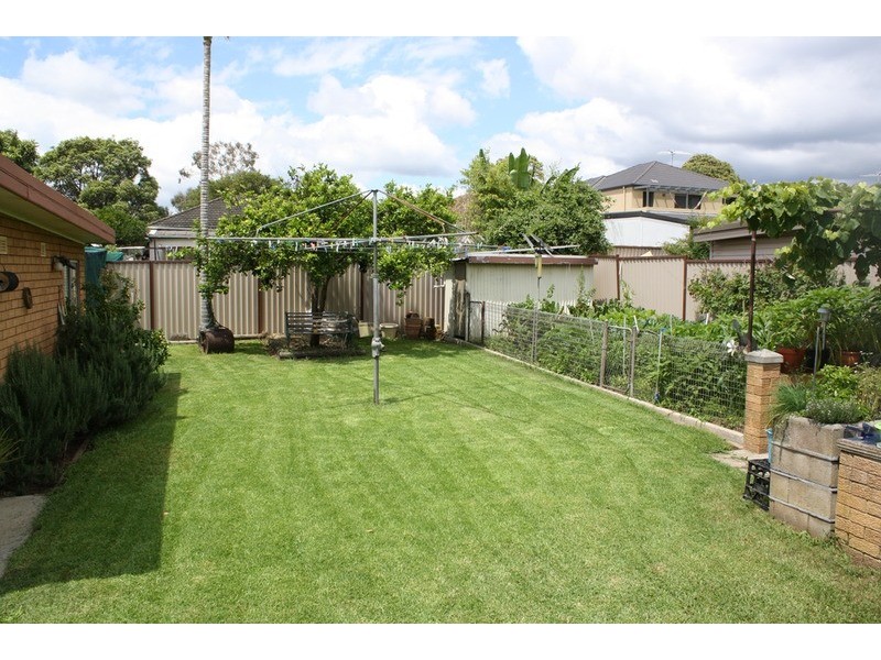 12 Thomas Street, Picnic Point NSW 2213