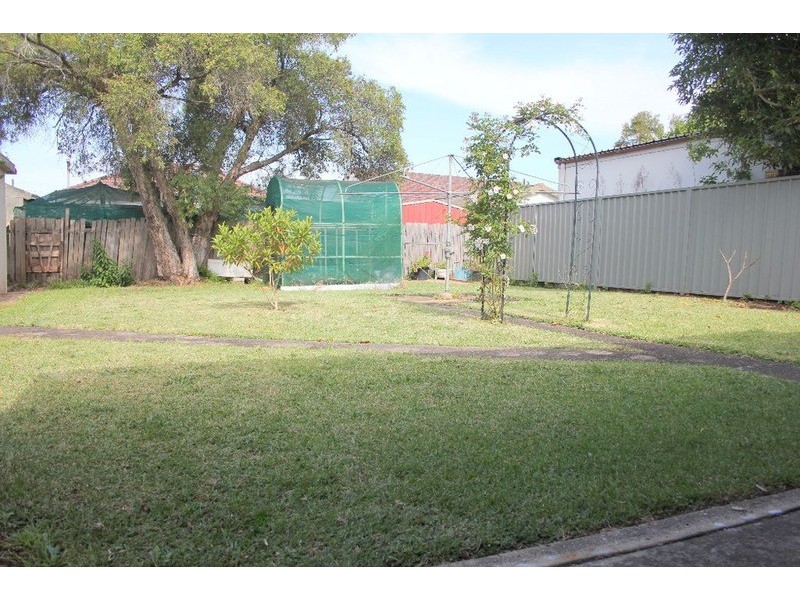 7 Woodburn Avenue, Panania NSW 2213