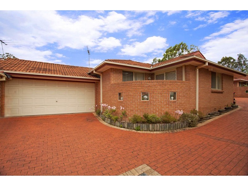 2/2 Broe Avenue, East Hills NSW 2213