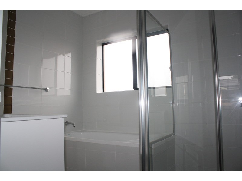 8/1 Ikara Crescent, Moorebank NSW 2170