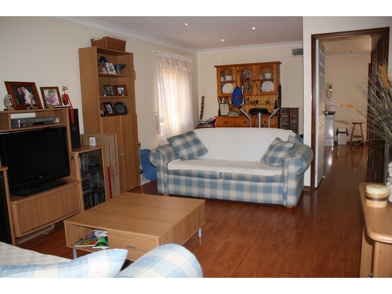 829 Henry Lawson Drive, Picnic Point NSW 2213