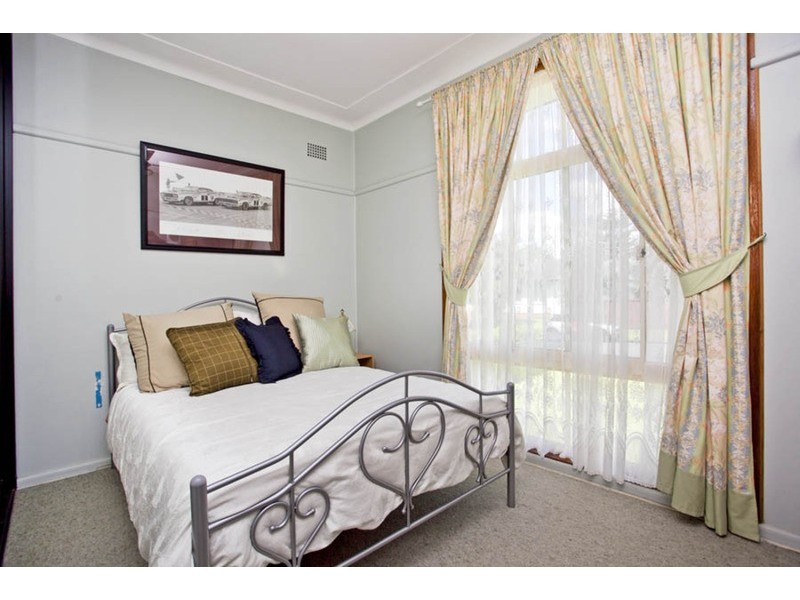 48 Hendy  Avenue, Panania NSW 2213