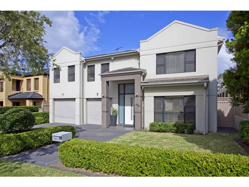 200 Lambeth Street, Picnic Point NSW 2213