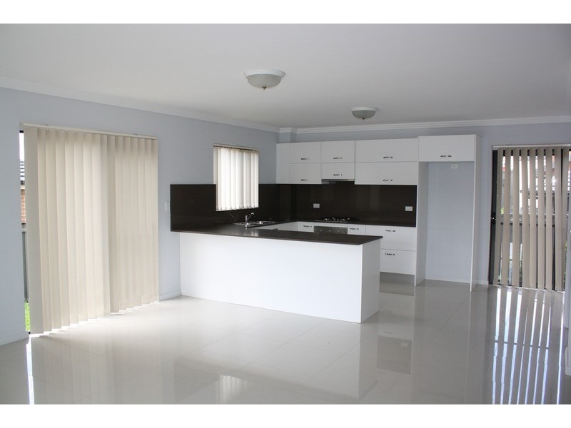 10/1 Ikara Crescent, Moorebank NSW 2170