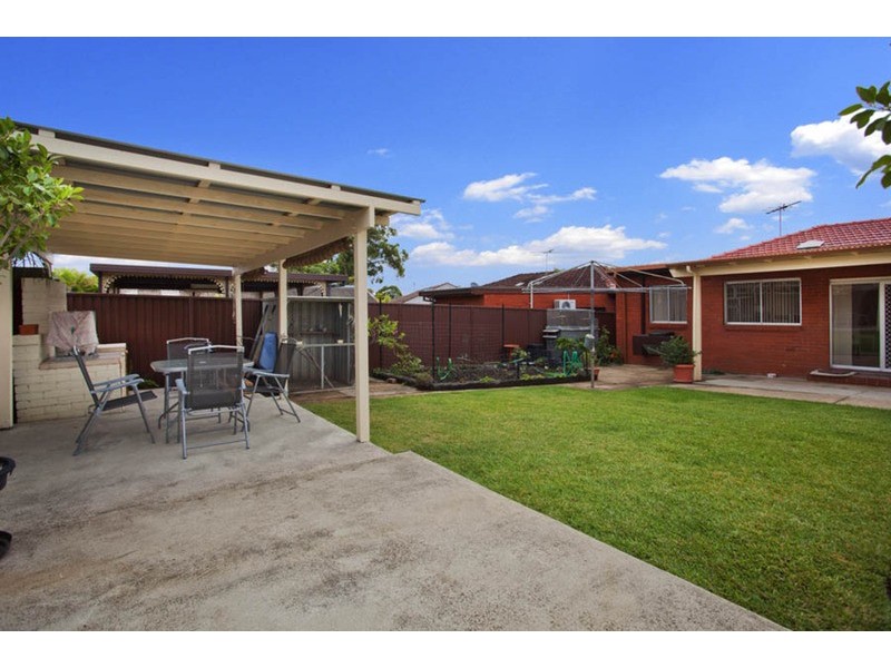 50 Gowlland Parade, Panania NSW 2213