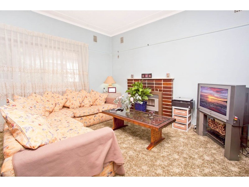 22 Park Road, East Hills NSW 2213