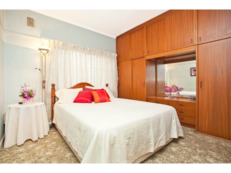 22 Park Road, East Hills NSW 2213