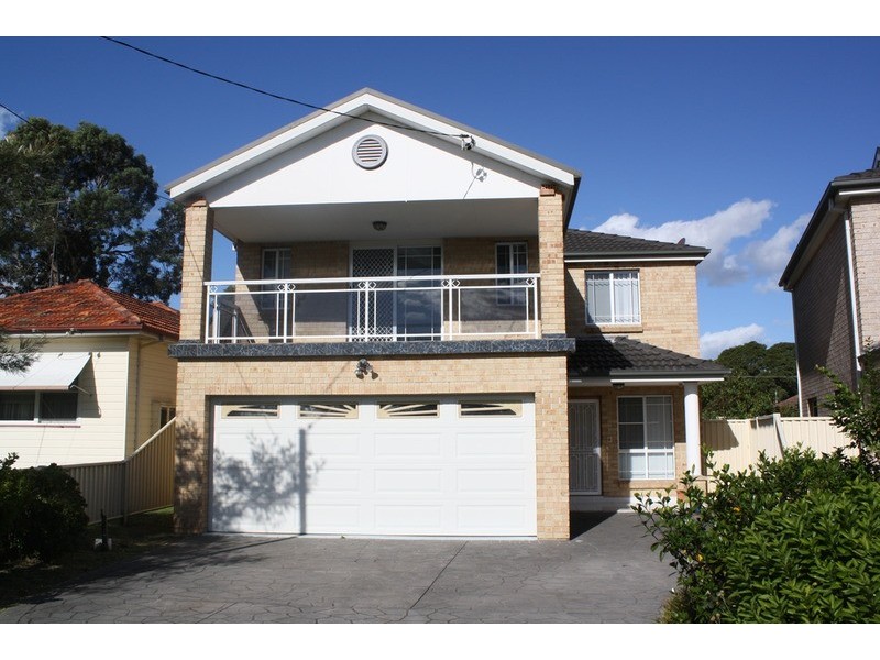 8A Treatt Avenue, Padstow NSW 2211