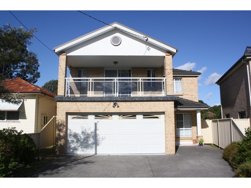 8A Treatt Avenue, Padstow NSW 2211