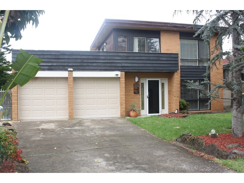 14 Sylvan Grove, Picnic Point NSW 2213