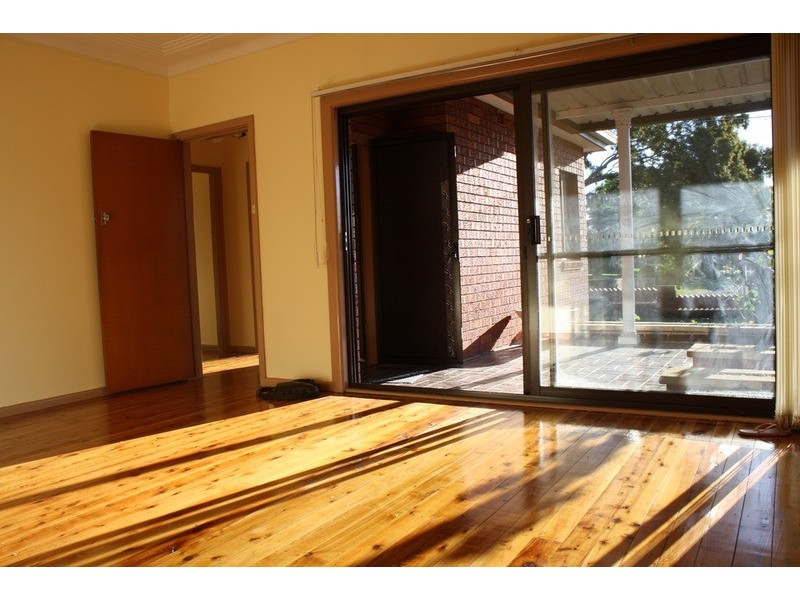 7 Woodburn Avenue, Panania NSW 2213