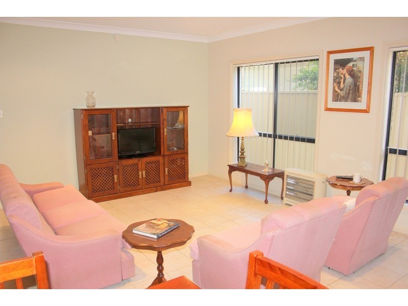 10 Donald Street, Picnic Point NSW 2213