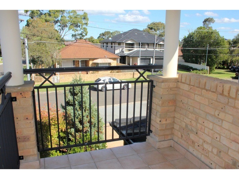 10 Donald Street, Picnic Point NSW 2213