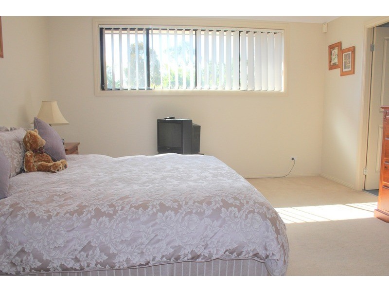 10 Donald Street, Picnic Point NSW 2213