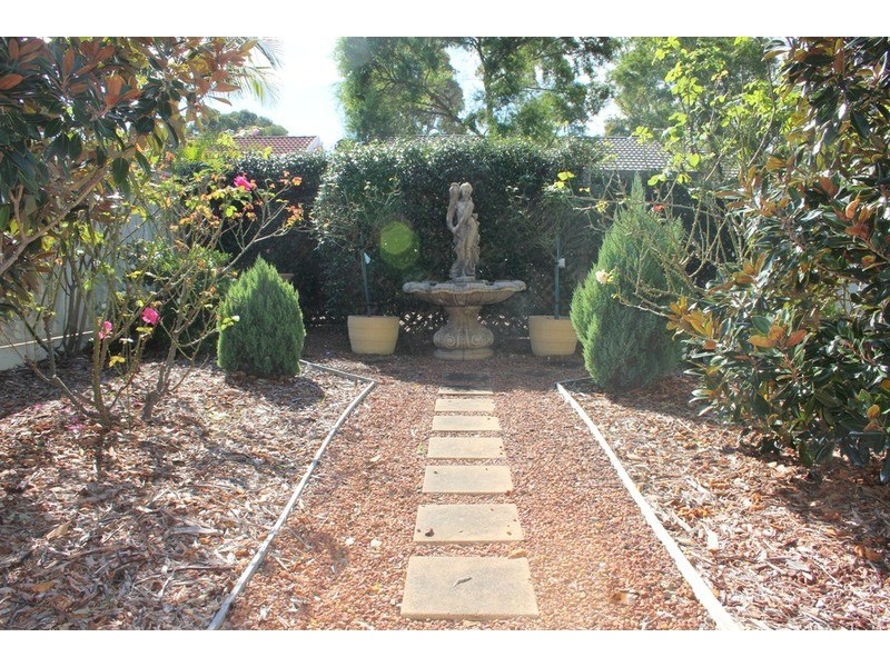 10 Donald Street, Picnic Point NSW 2213