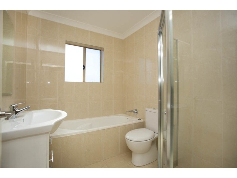 8 Roslyn Avenue, Panania NSW 2213