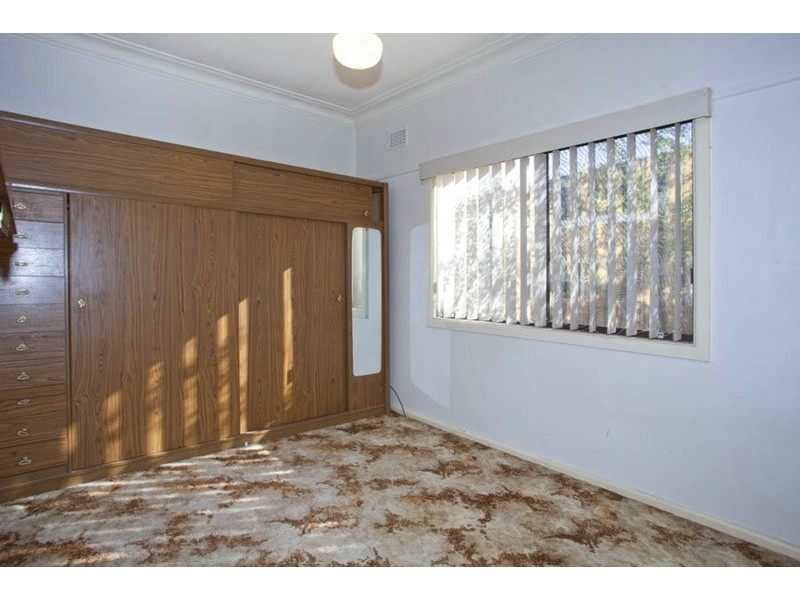 15 Wolaroi Crescent, Revesby NSW 2212