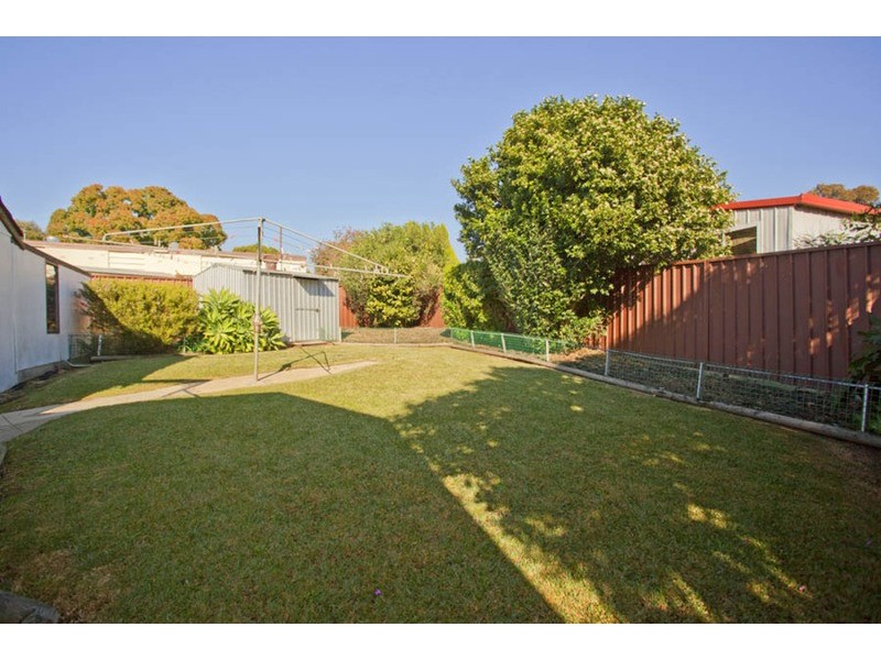 15 Wolaroi Crescent, Revesby NSW 2212