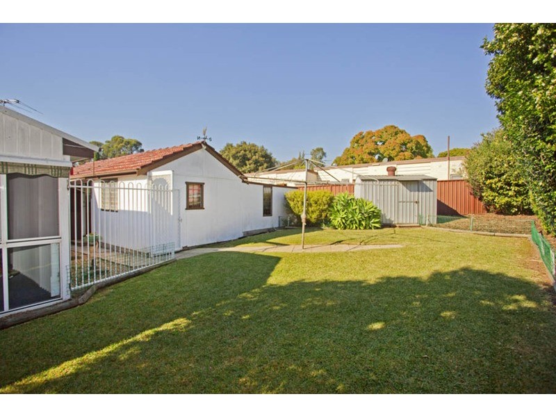 15 Wolaroi Crescent, Revesby NSW 2212