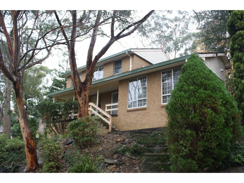 11 Bluegum Crescent, Picnic Point NSW 2213