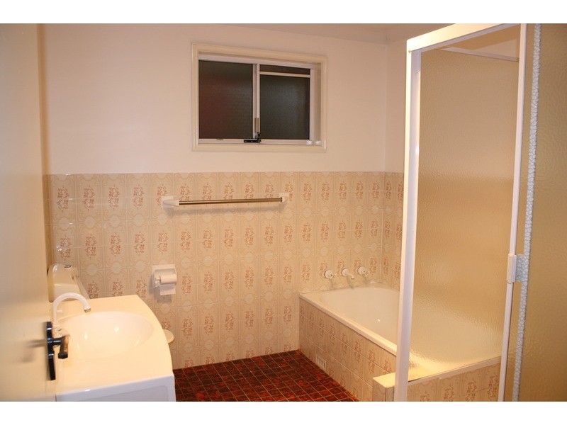 11 Bluegum Crescent, Picnic Point NSW 2213