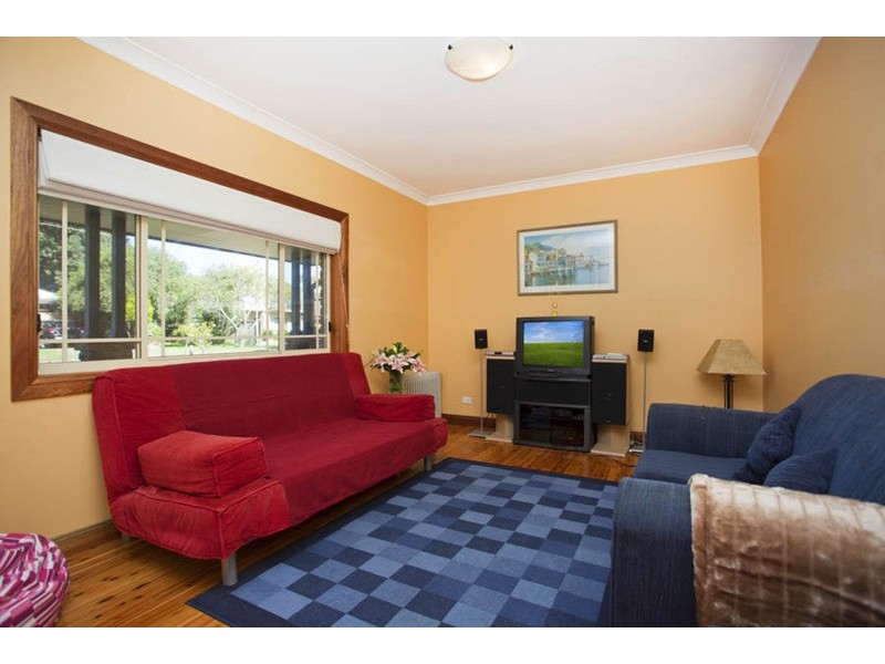 1 Penrose Avenue, East Hills NSW 2213