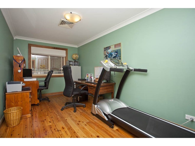 1 Penrose Avenue, East Hills NSW 2213