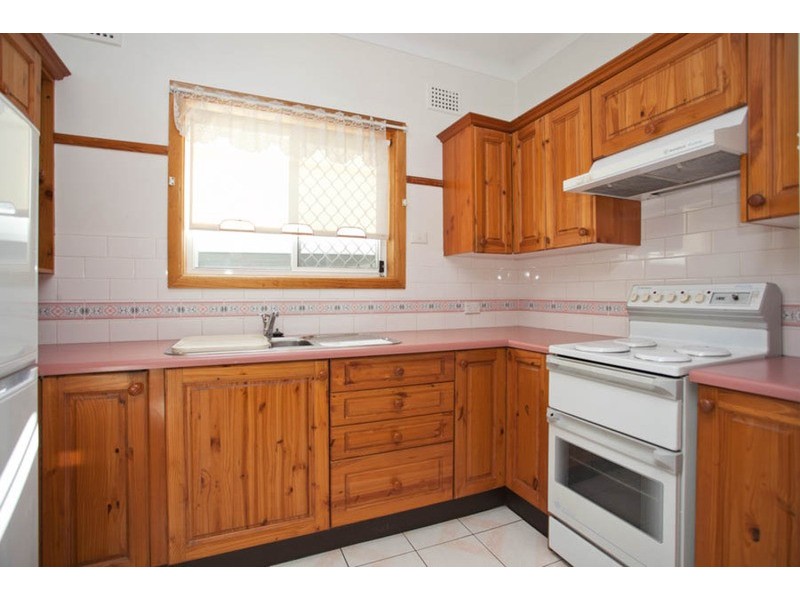 42 Victor Avenue, Picnic Point NSW 2213