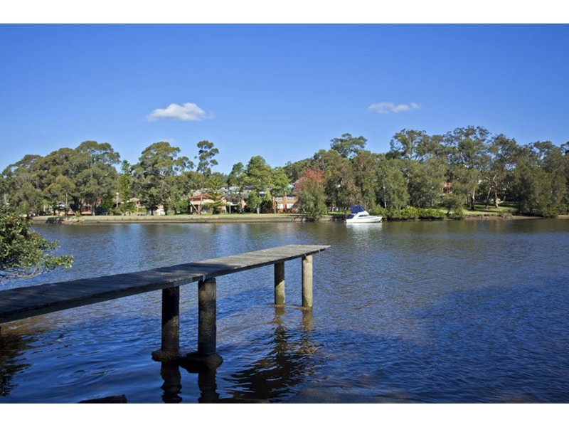 21 Burbank Avenue, East Hills NSW 2213