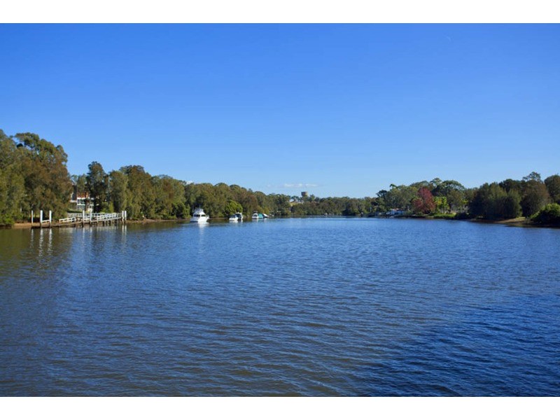 21 Burbank Avenue, East Hills NSW 2213