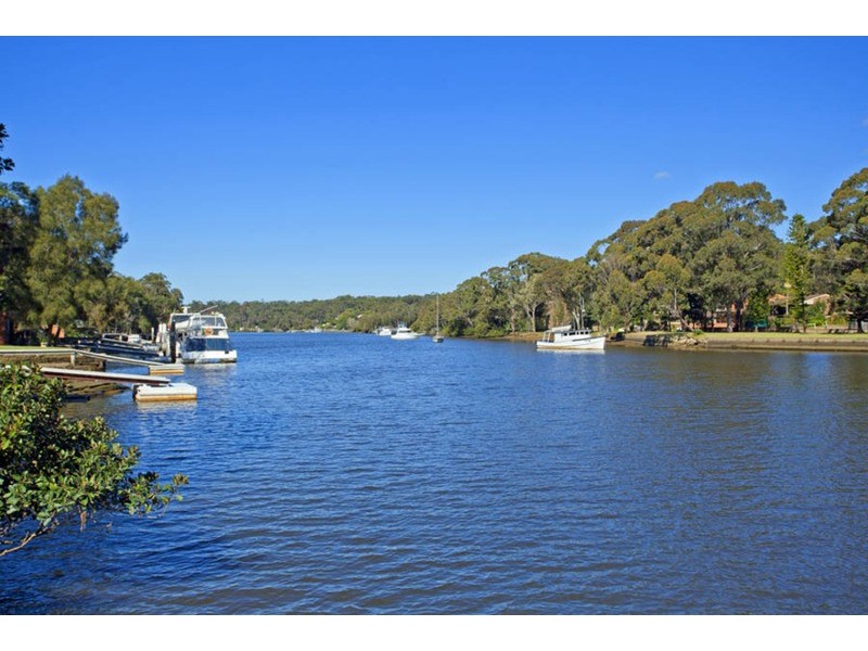 21 Burbank Avenue, East Hills NSW 2213