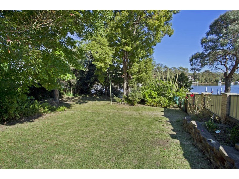 21 Burbank Avenue, East Hills NSW 2213