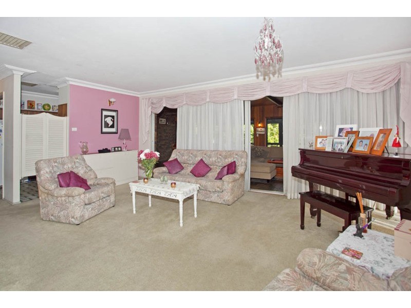 21 Burbank Avenue, East Hills NSW 2213