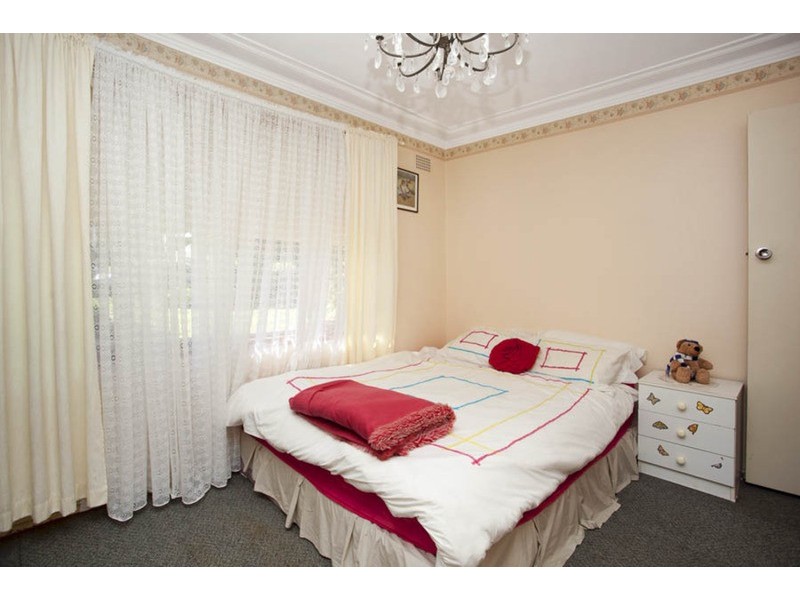 21 Burbank Avenue, East Hills NSW 2213