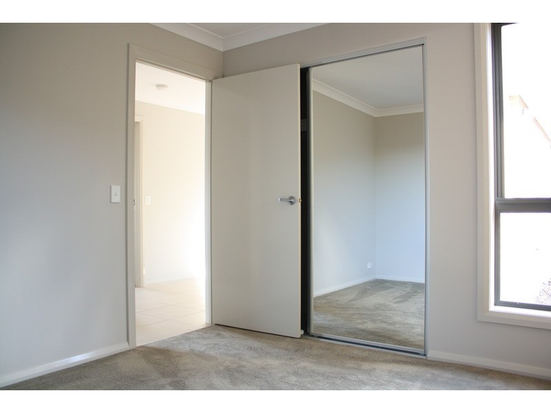9 Sovereign Circuit, Glenfield NSW 2167