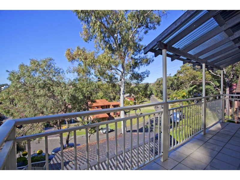 8 Charlotte Place, Illawong NSW 2234