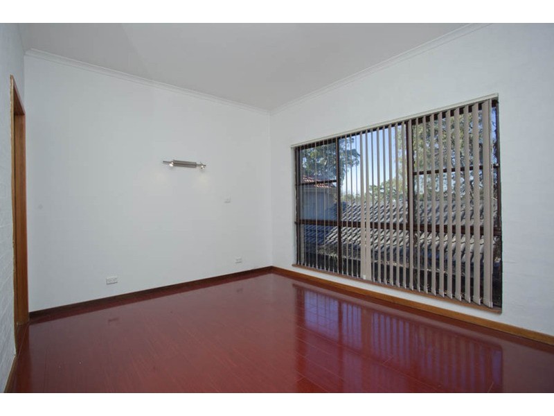 8 Charlotte Place, Illawong NSW 2234