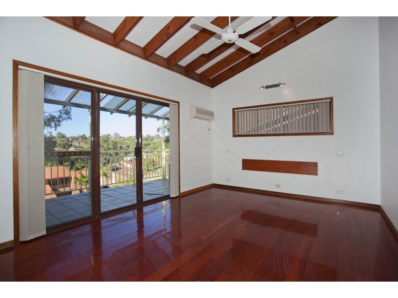 8 Charlotte Place, Illawong NSW 2234