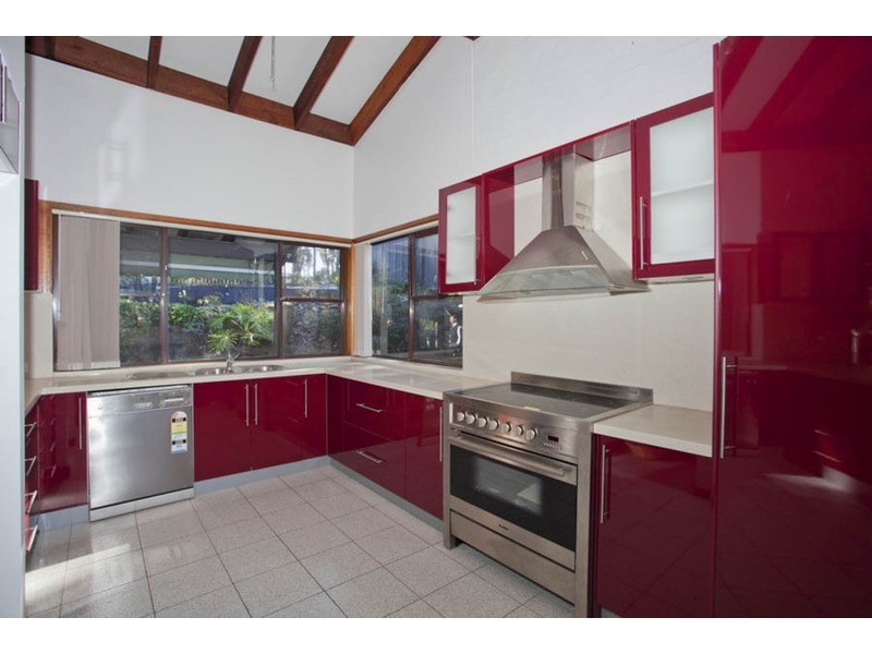 8 Charlotte Place, Illawong NSW 2234