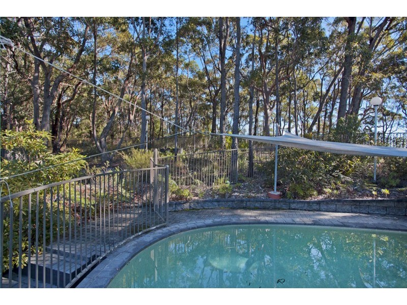 8 Charlotte Place, Illawong NSW 2234