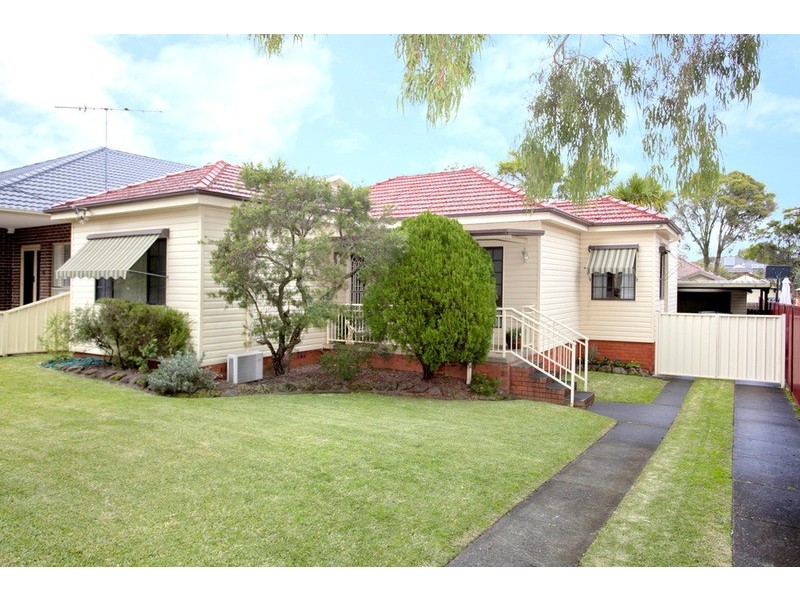 8 Ellesmere Street, Panania NSW 2213