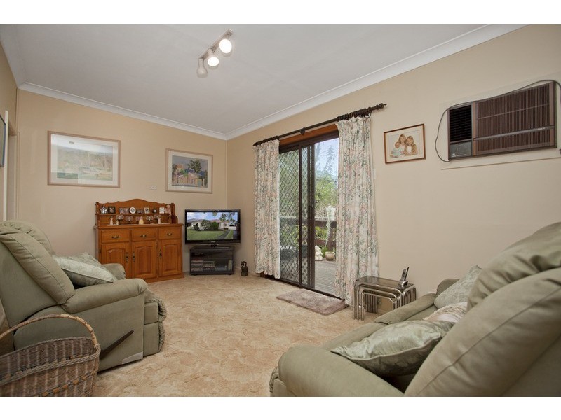 8 Ellesmere Street, Panania NSW 2213