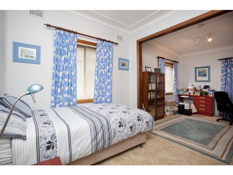 8 Ellesmere Street, Panania NSW 2213