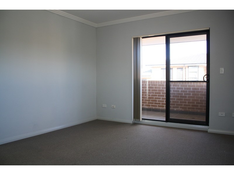 1/1 Ikara Crescent, Moorebank NSW 2170