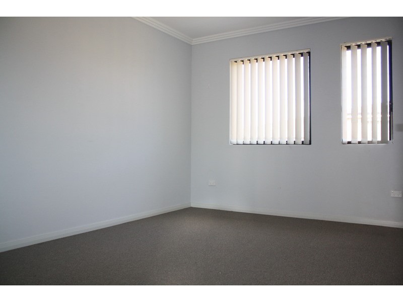 1/1 Ikara Crescent, Moorebank NSW 2170