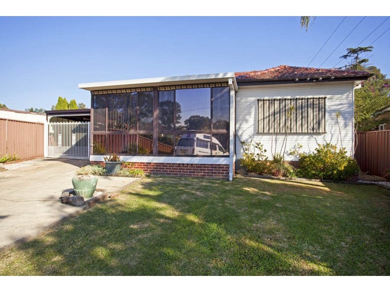 15 Wolaroi Crescent, Revesby NSW 2212