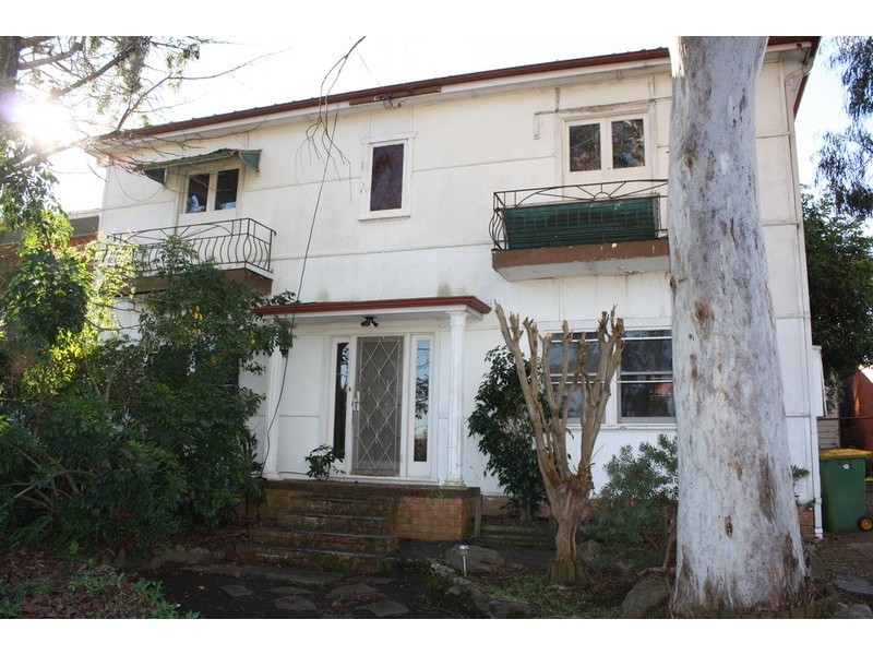 807 Henry Lawson Drive, Picnic Point NSW 2213