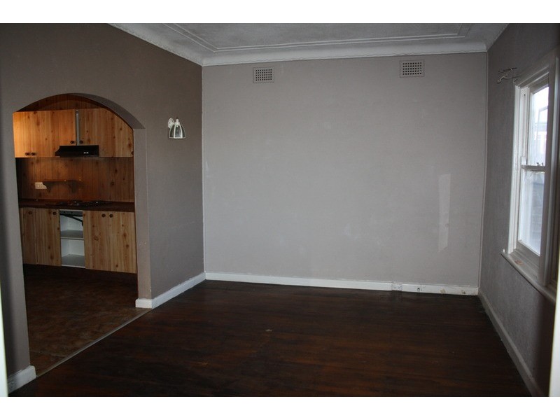 807 Henry Lawson Drive, Picnic Point NSW 2213